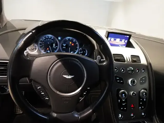 Aston Martin V8