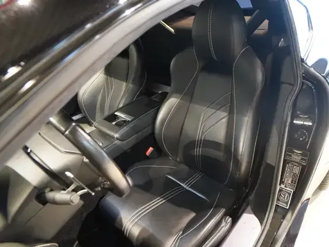 Aston Martin V8