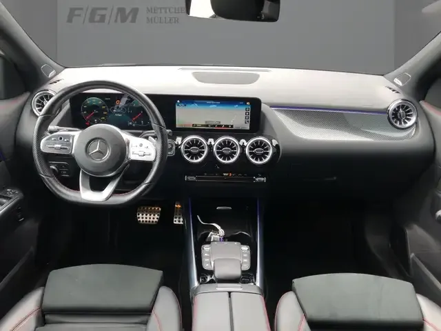 Mercedes-Benz GLA 220