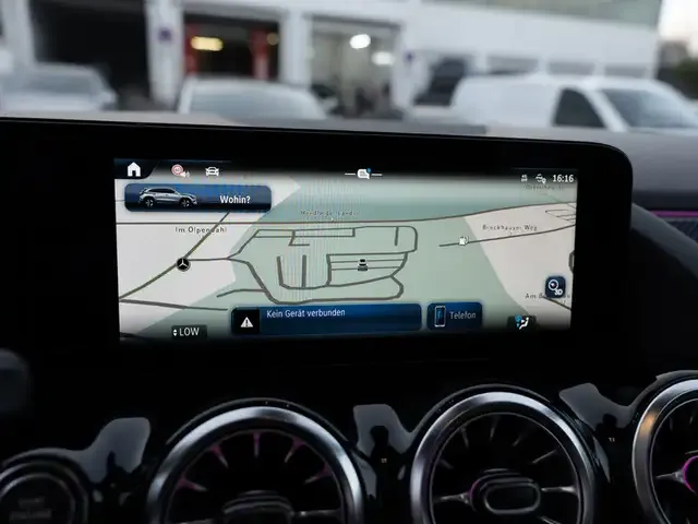 Mercedes-Benz GLA 220