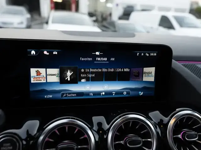 Mercedes-Benz GLA 220