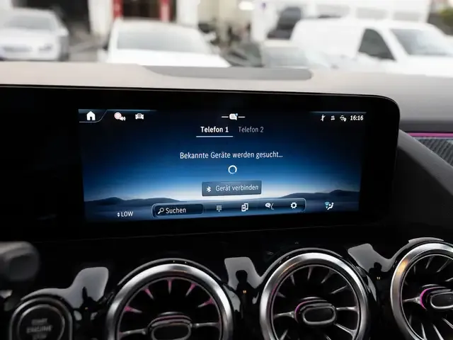 Mercedes-Benz GLA 220