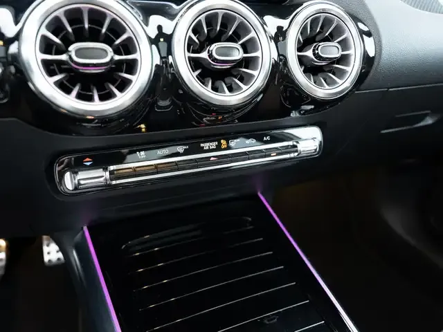 Mercedes-Benz GLA 220