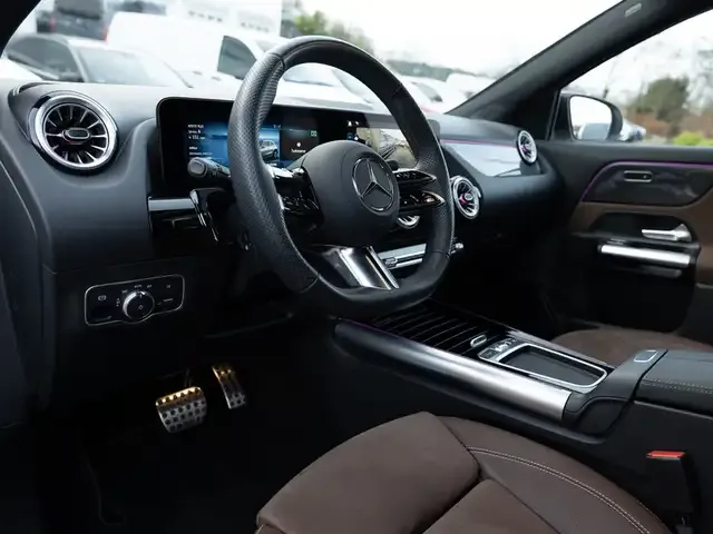 Mercedes-Benz GLA 220