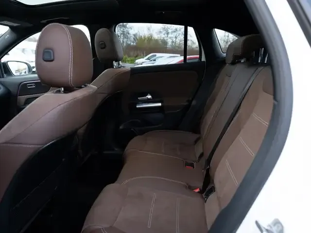 Mercedes-Benz GLA 220