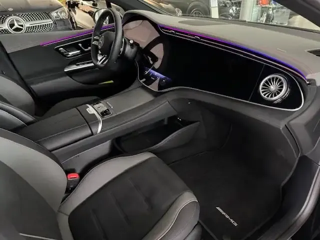 Mercedes-Benz EQE 43