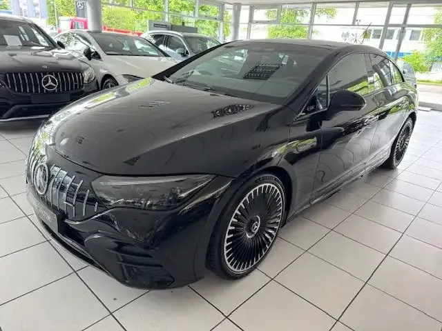 Mercedes-Benz EQE 43