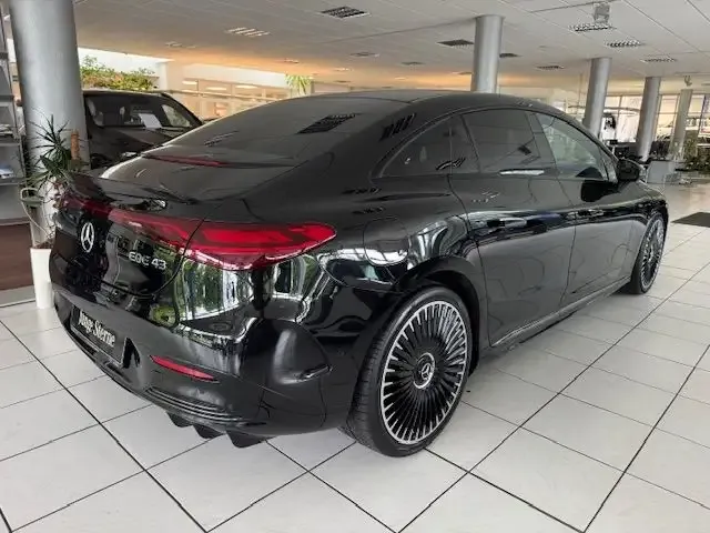 Mercedes-Benz EQE 43