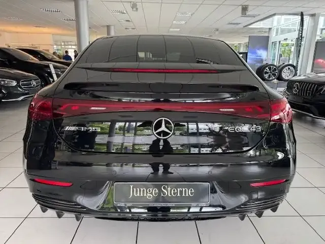 Mercedes-Benz EQE 43