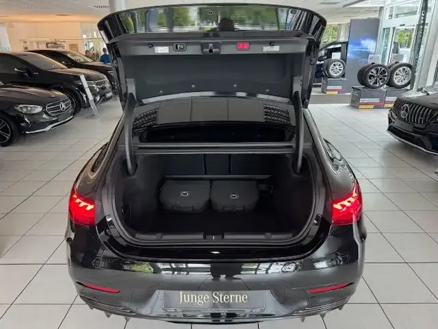 Mercedes-Benz EQE 43