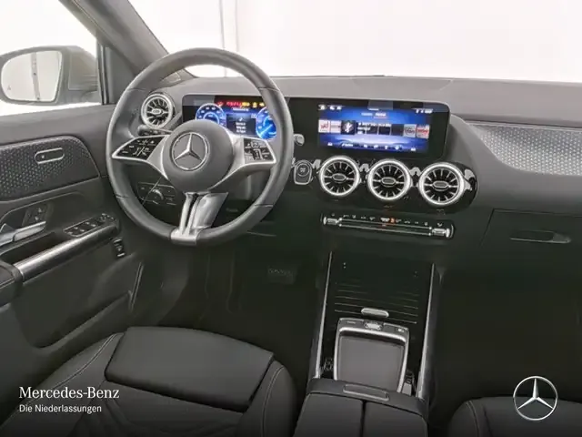 Mercedes-Benz EQA 300