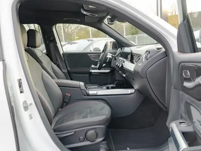 Mercedes-Benz GLB 250