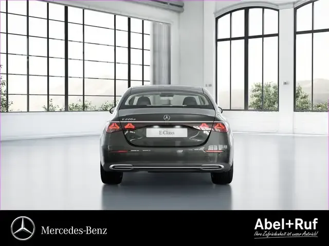 Mercedes-Benz E 220