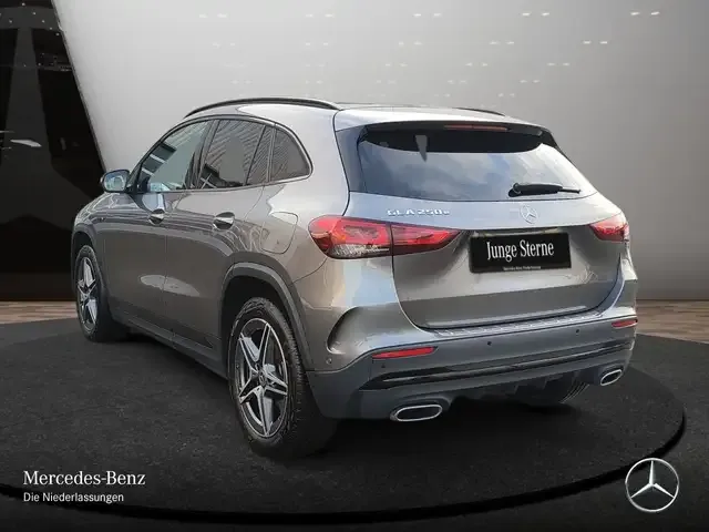 Mercedes-Benz GLA 250