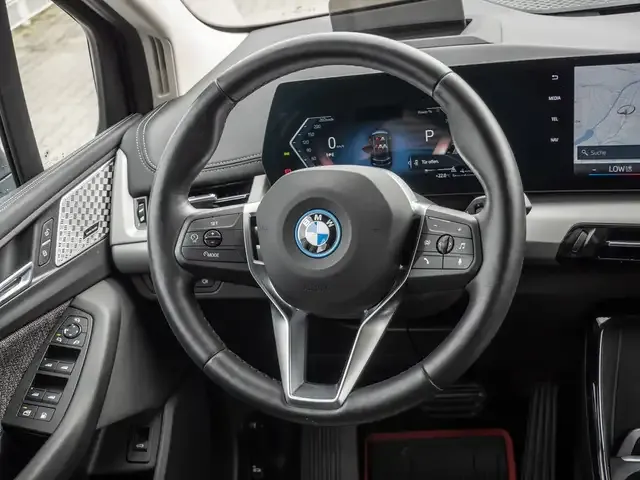 BMW 225