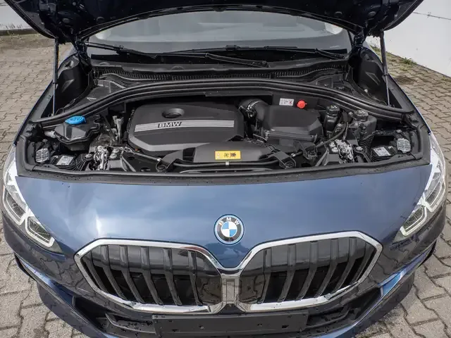 BMW 225