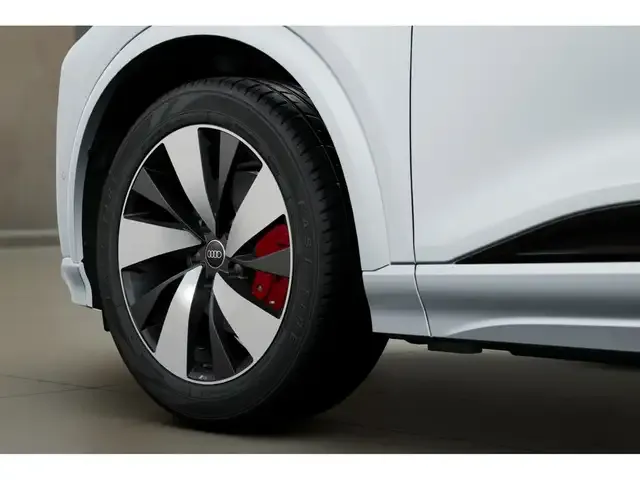 Audi Q6