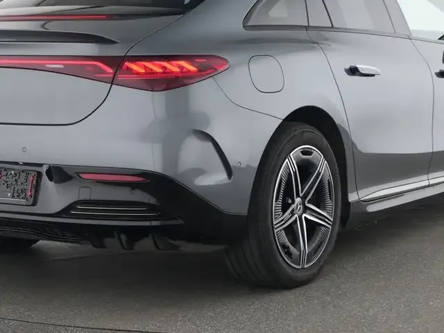 Mercedes-Benz EQE 350