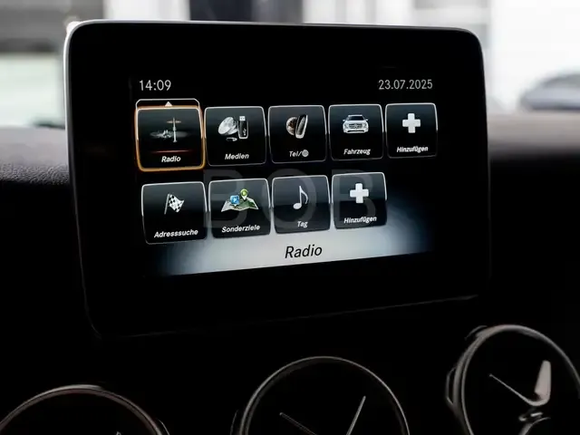 Mercedes-Benz GLA 180
