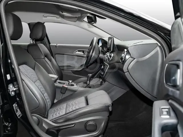 Mercedes-Benz GLA 180