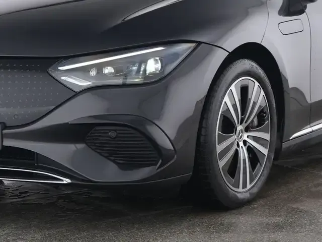 Mercedes-Benz EQE 300