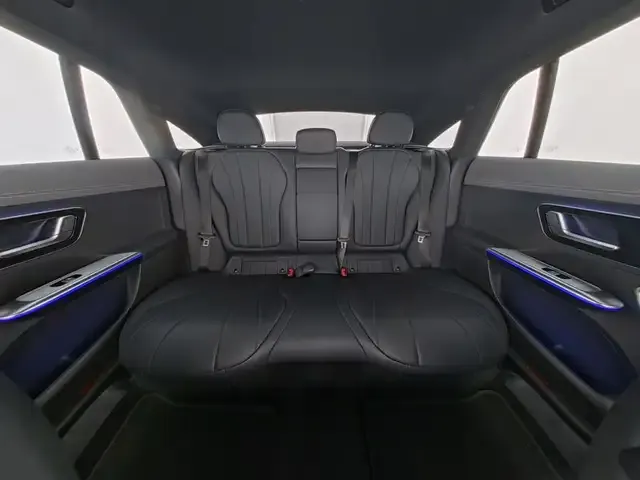 Mercedes-Benz EQE 300
