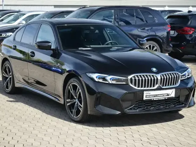 BMW 330