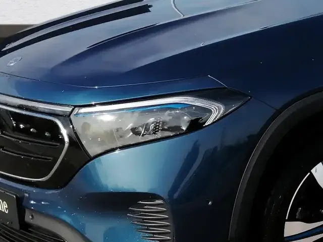 Mercedes-Benz EQB 250