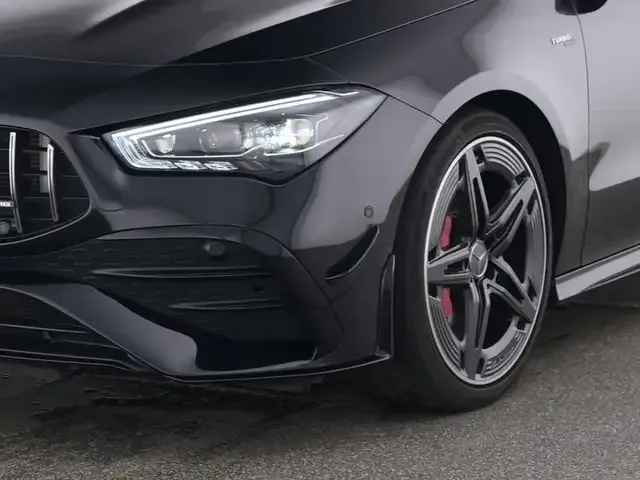 Mercedes-Benz CLA 35 AMG