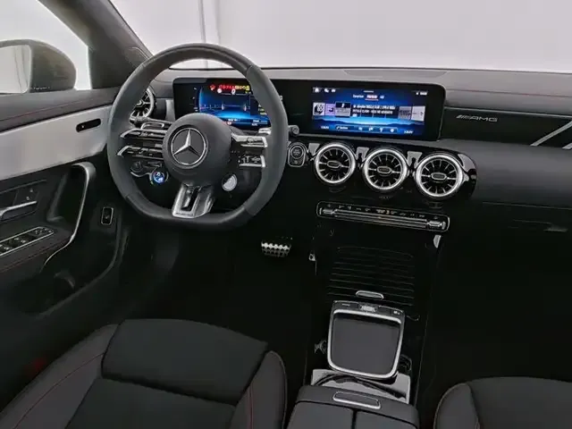 Mercedes-Benz CLA 35 AMG