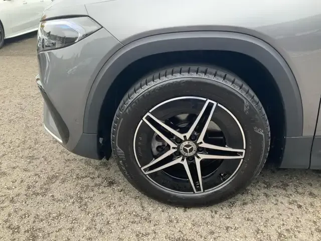 Mercedes-Benz EQB 250