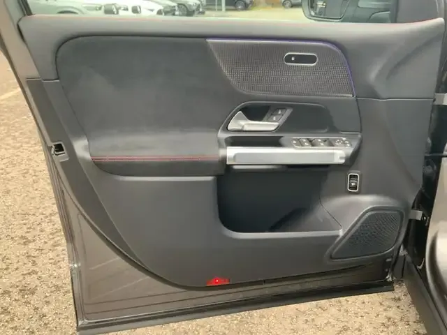 Mercedes-Benz EQB 250