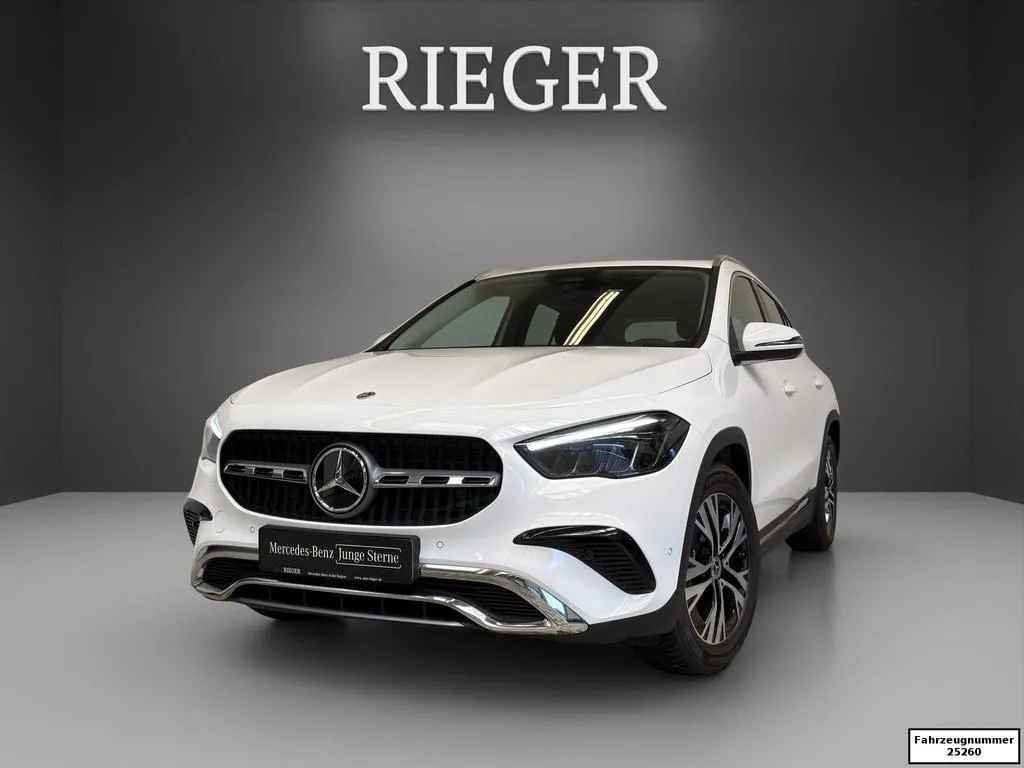 Mercedes-Benz GLA 200