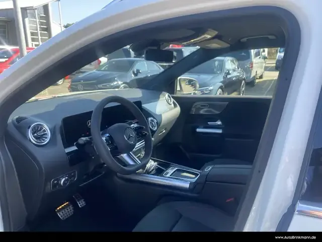 Mercedes-Benz GLA 180