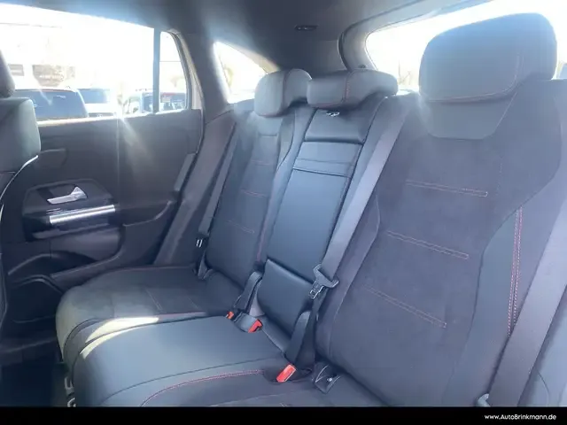 Mercedes-Benz GLA 180