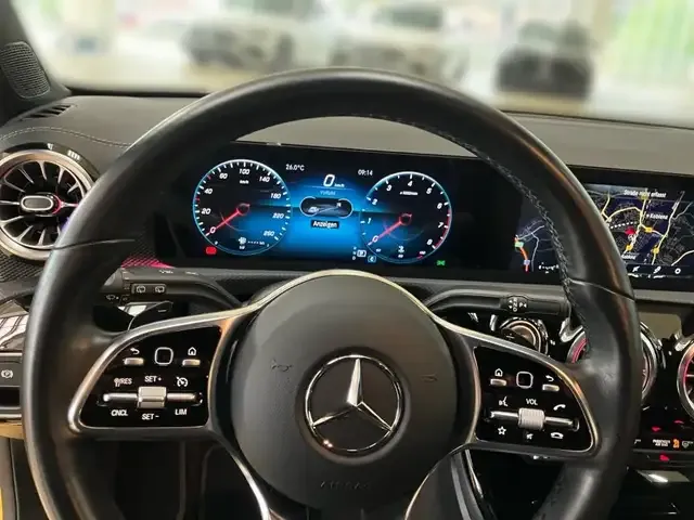 Mercedes-Benz CLA 180