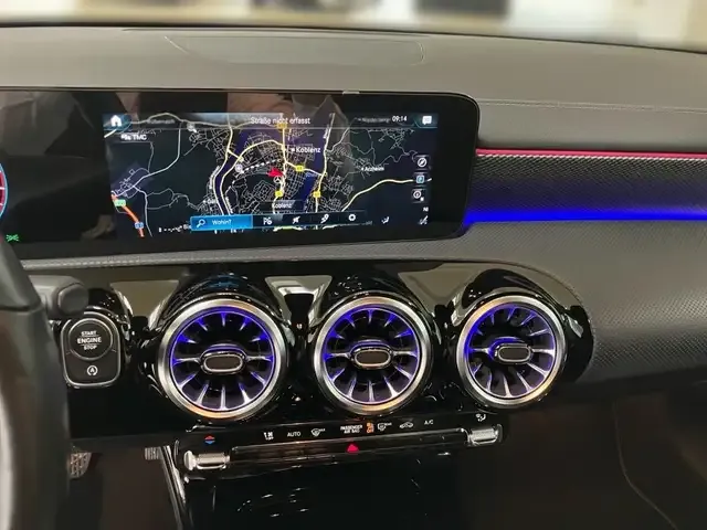Mercedes-Benz CLA 180