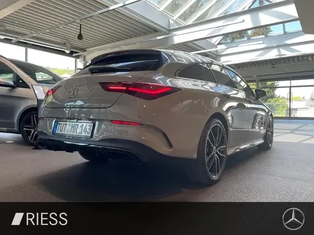 Mercedes-Benz CLA 220