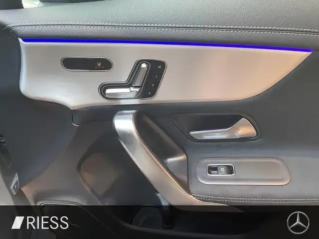 Mercedes-Benz CLA 220