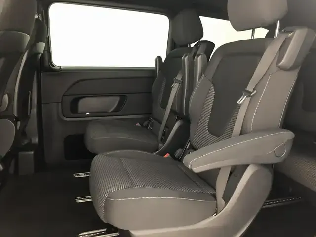 Mercedes-Benz V 220