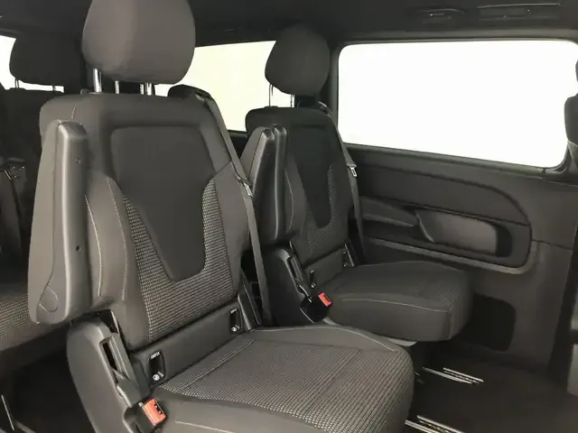 Mercedes-Benz V 220