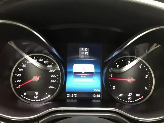 Mercedes-Benz V 220