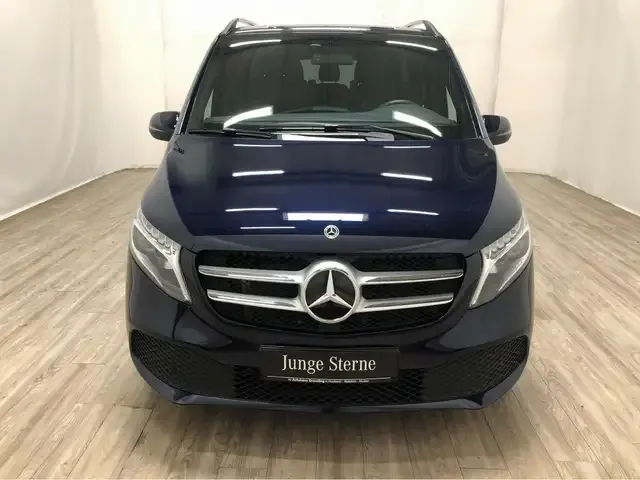 Mercedes-Benz V 220