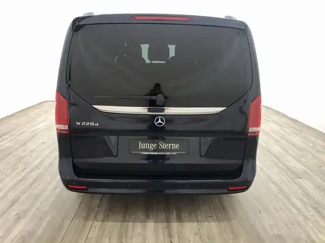 Mercedes-Benz V 220