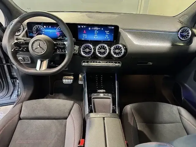 Mercedes-Benz GLA 220