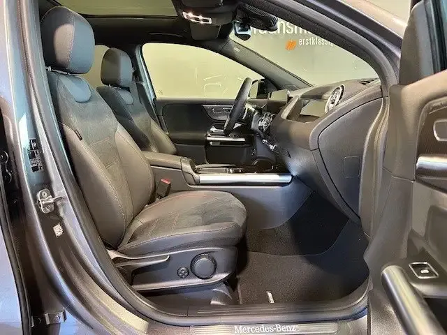 Mercedes-Benz GLA 220