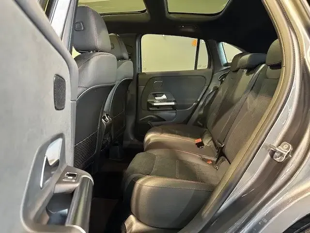 Mercedes-Benz GLA 220