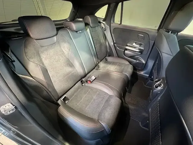 Mercedes-Benz GLA 220