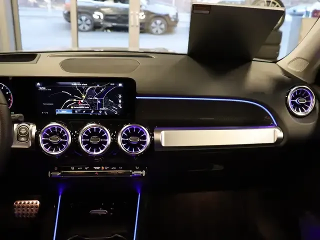 Mercedes-Benz GLB 200