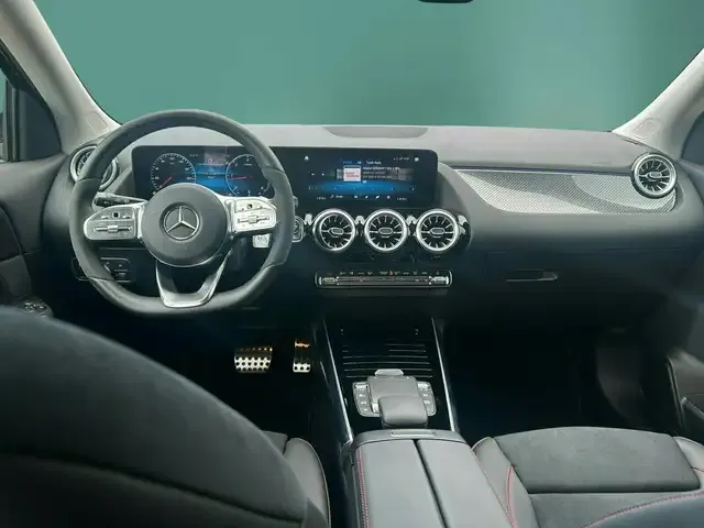 Mercedes-Benz GLA 220